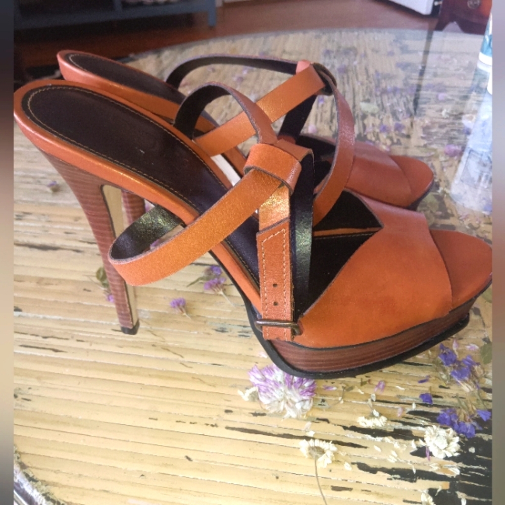 Idore sandals
